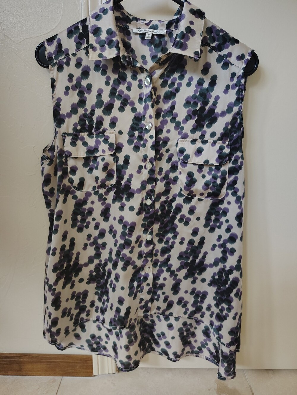 Quintessential Women's M Sleeveless Collared Button Front Polka Dot Blouse